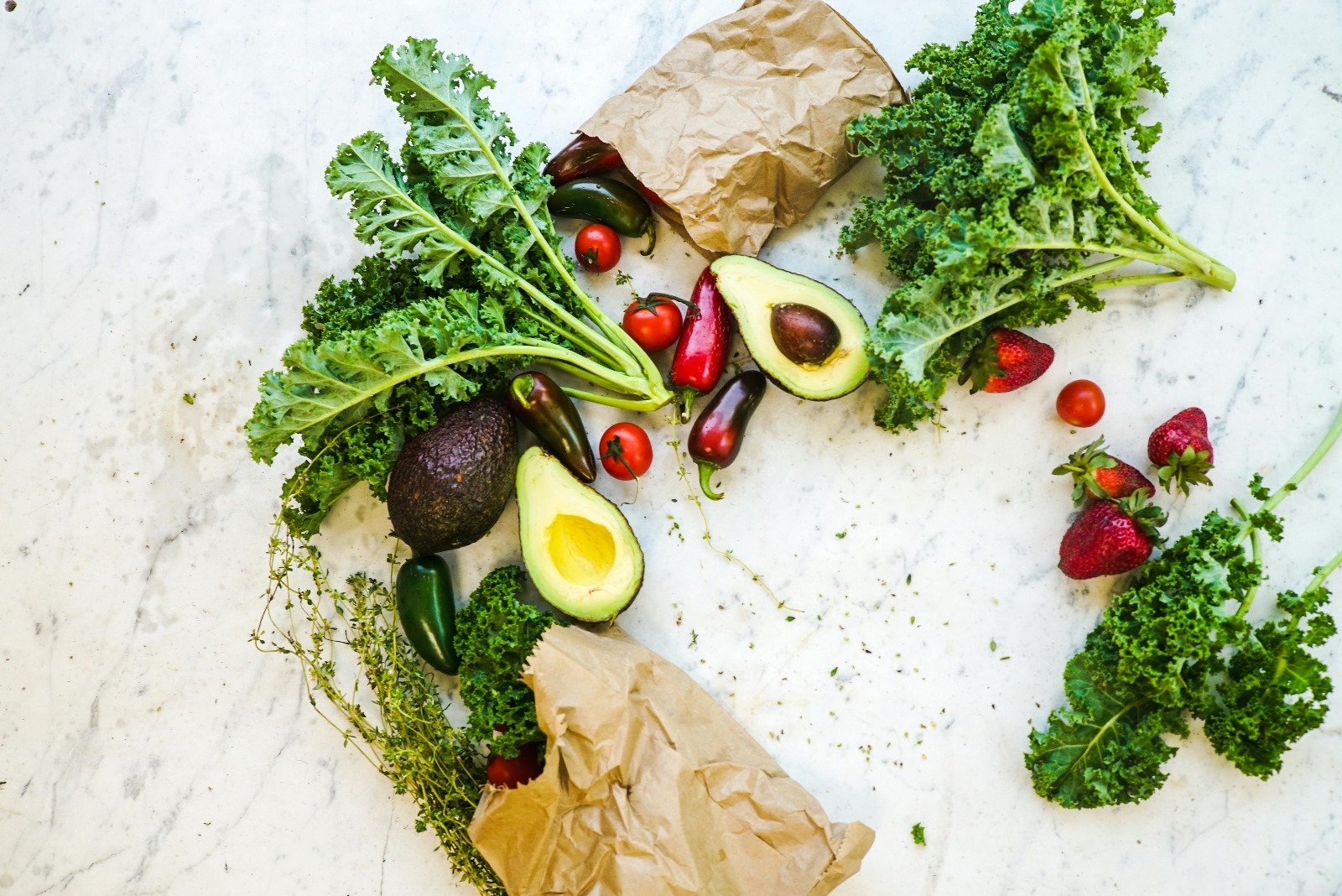 Nourish Your Skin from Within: The Connection Between Healthy Eating and Glowing Skin